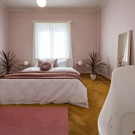 Appartement Centre Neoclassical - Spolia Architecture *