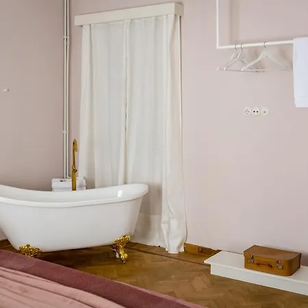 Appartement Centre Neoclassical - Spolia Architecture *