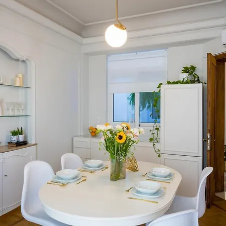 Centre Neoclassical - Spolia Architecture Appartement