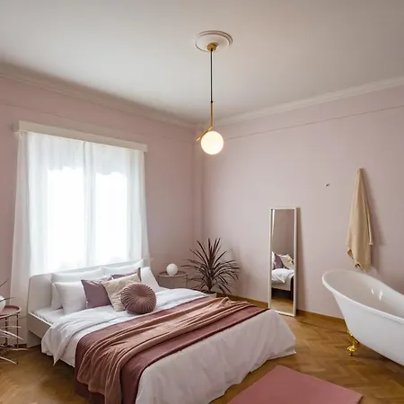 Appartement Centre Neoclassical - Spolia Architecture